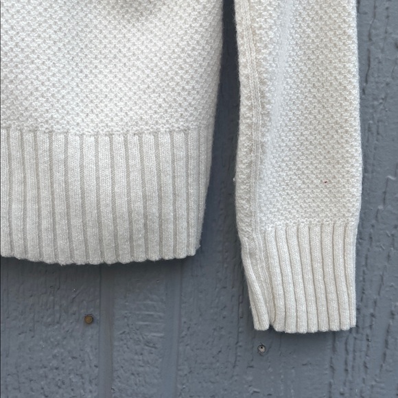 Everlane Cream Turtleneck Wool Cashmare Sweater - Picture 4 of 9